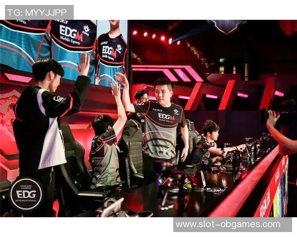 EDG战术解析：S15电竞总决赛中的英雄联盟精彩对决与策略探讨