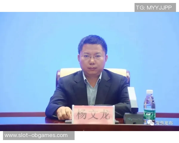 电竞新闻杨军深度解析英雄联盟游戏策略与技巧分享助你提升段位与战斗力